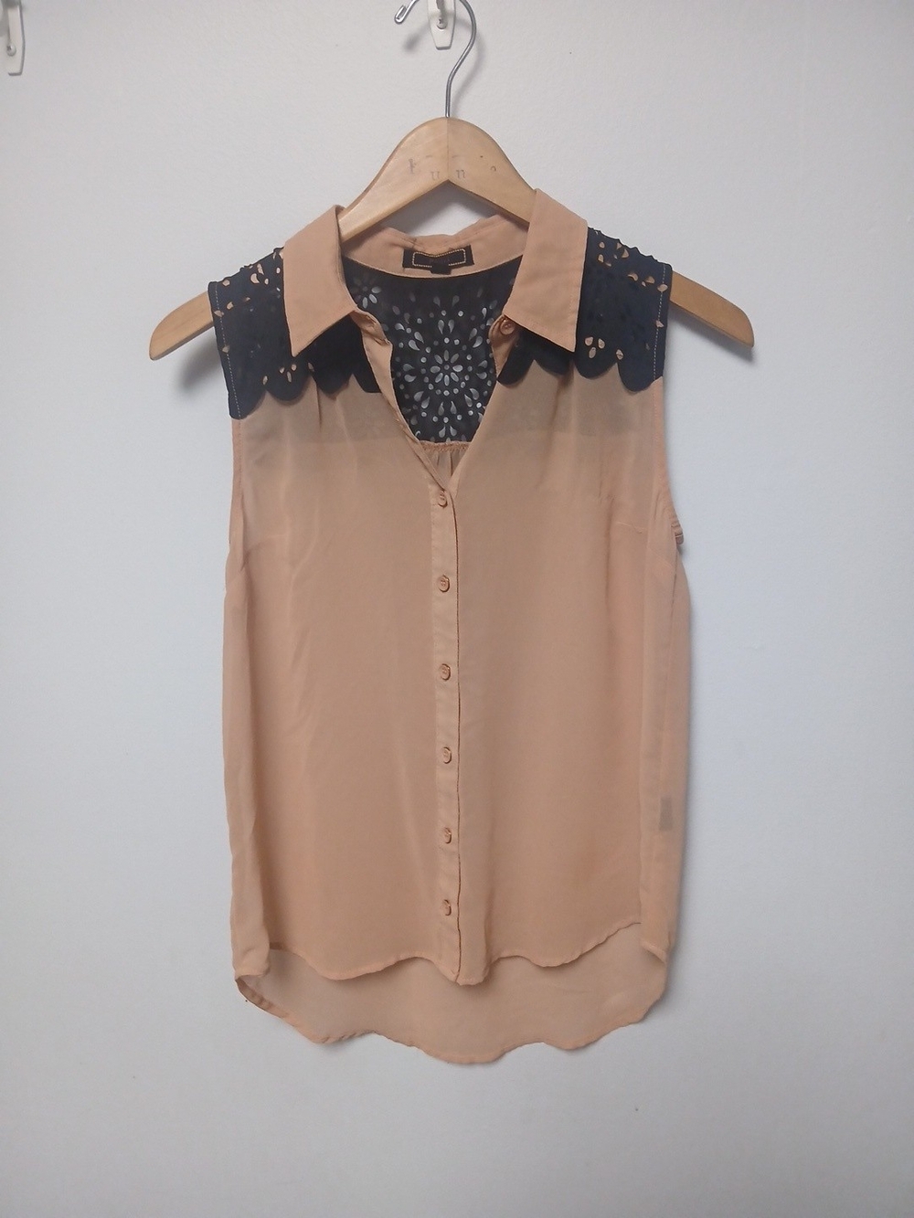 PEARL Women's Sleeveless Button Down Pink Blouse with Keyhole Lace SM